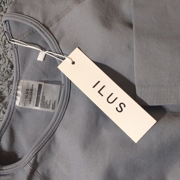 ILUS Label Seamlux Intensify Grey Long Sleeve Size L NWT - Picture 9 of 9